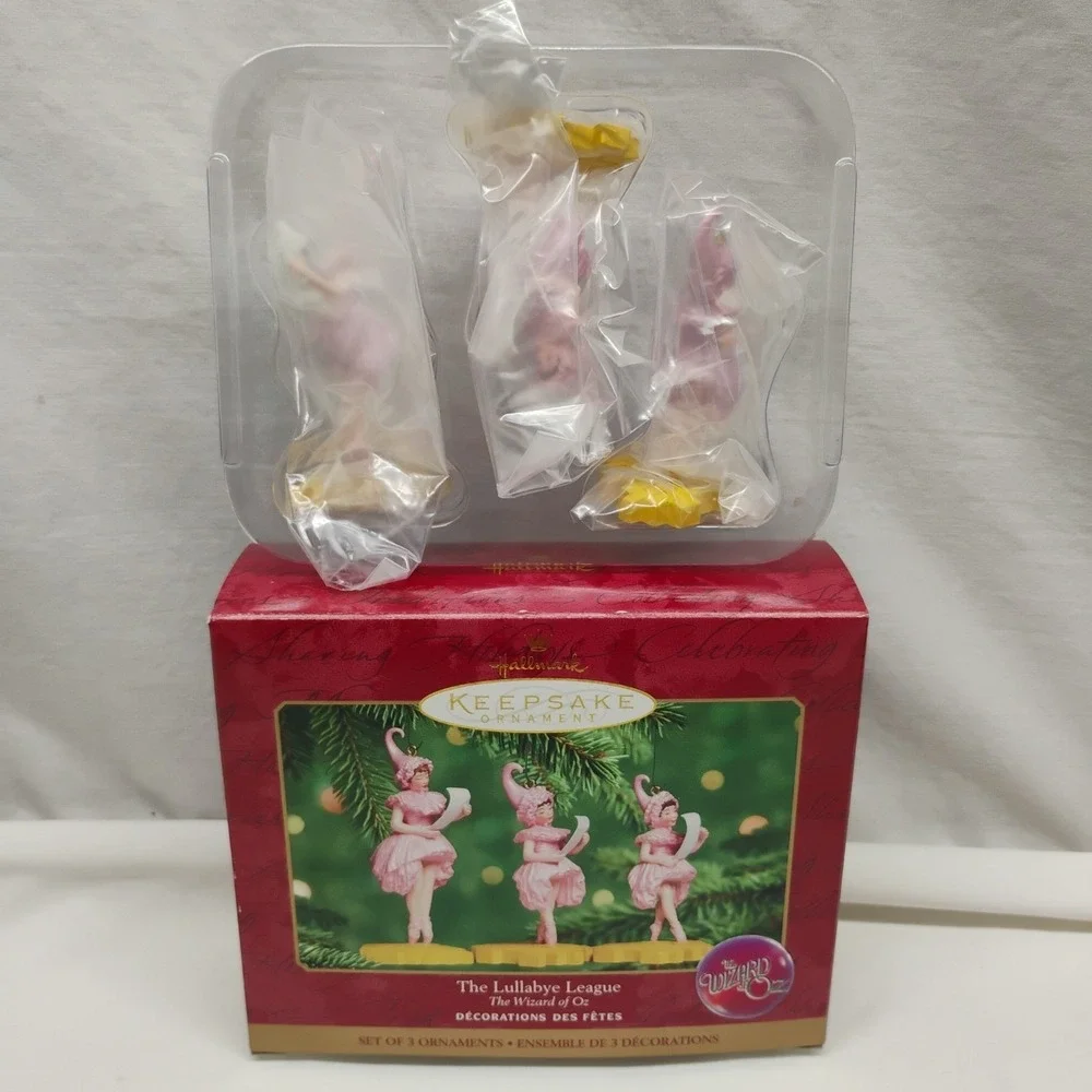 NOS Hallmark 1999 THE LULLABYE LEAGUE Wizard Of Oz‎ Ornament Christmas Munchkins